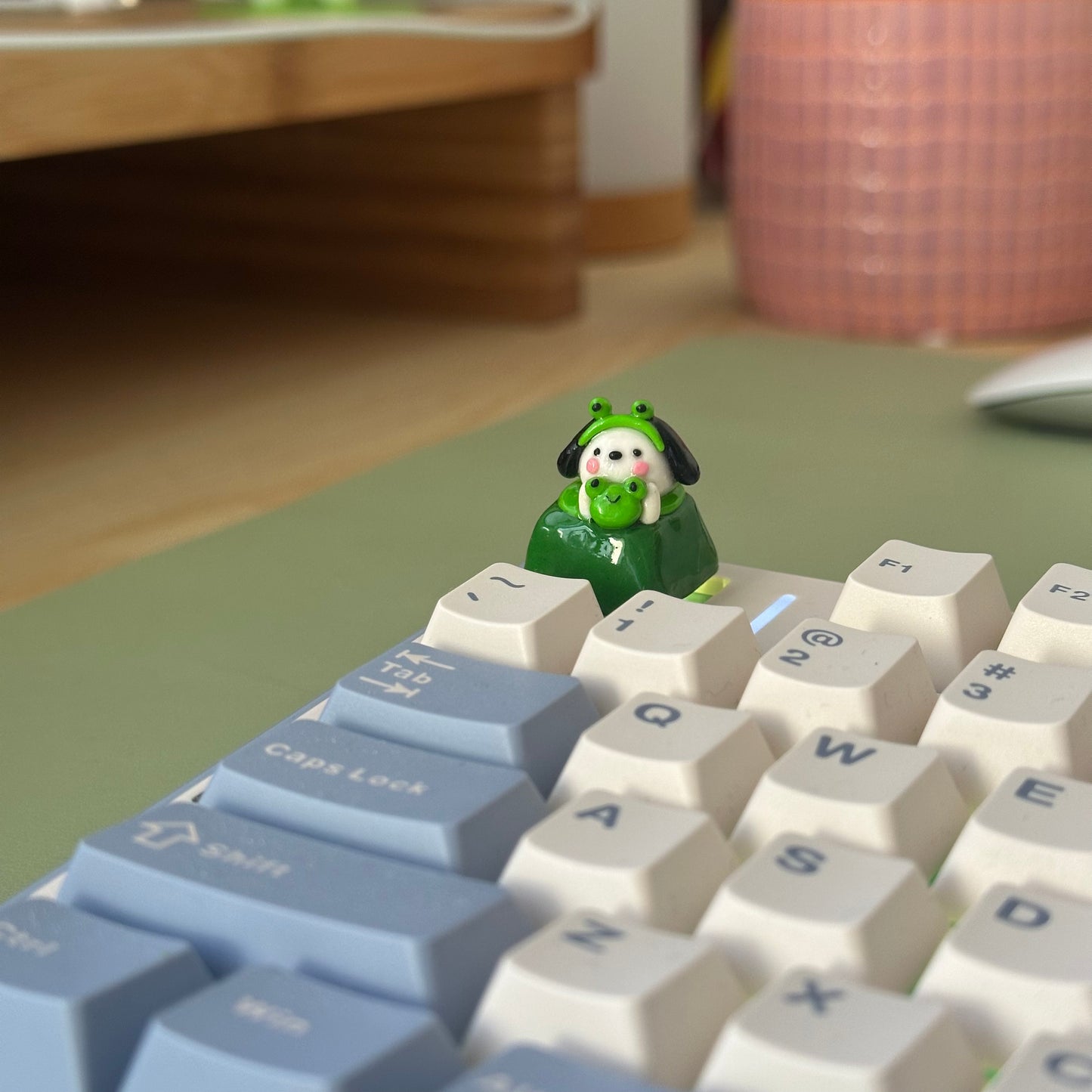 Pup holding a Frog - Keycap